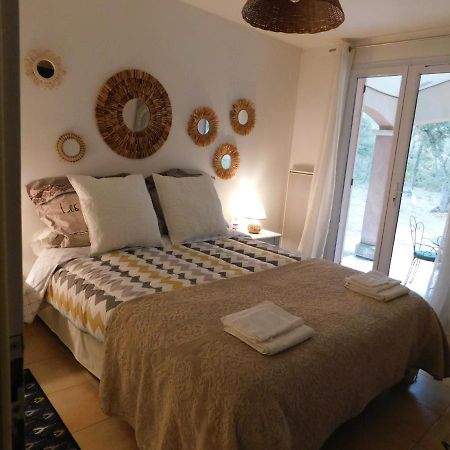 Chez Marie Bed & Breakfast Régusse Екстериор снимка