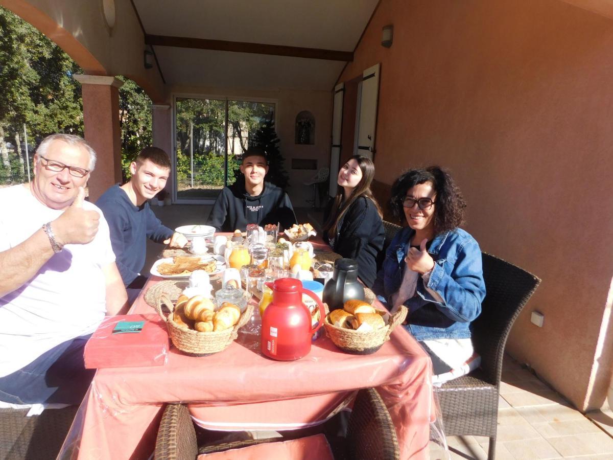 Chez Marie Bed & Breakfast Régusse Екстериор снимка