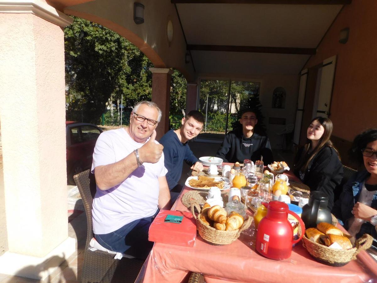 Chez Marie Bed & Breakfast Régusse Екстериор снимка